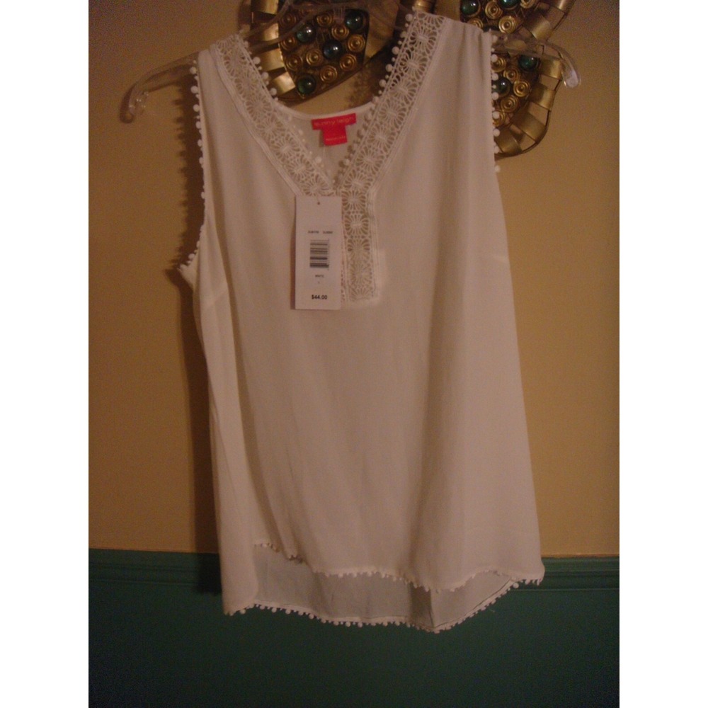 Sunny Leigh womens L white tank top shirt embroidered accents neck bottom sleeve